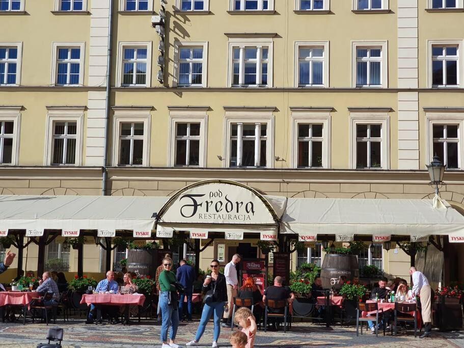 Rynek Pod Fredra Apartment Wroclaw Exterior photo